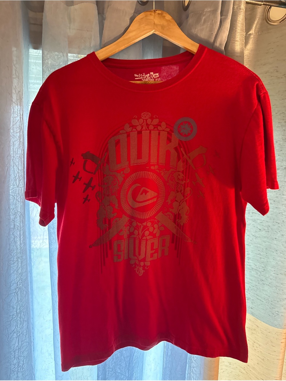 Quiksilver Men’s Red Graphic Logo Tee